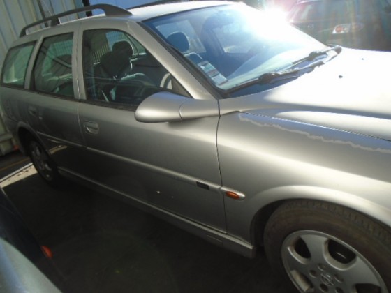 Opel Vectra B SW 2.0 Dti de 2000 para Peças